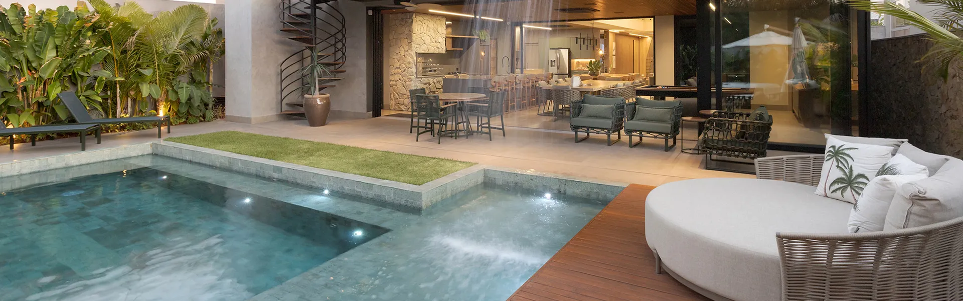 Mobiliário para Área Externa de Alto Padrão com Design Contemporâneo e Conforto Premium